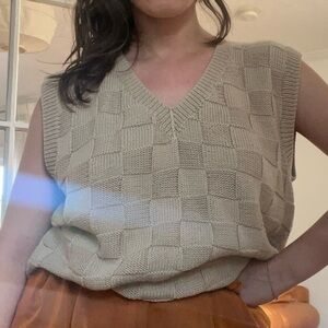 Women's Sleeveless Knit Sweater - Beige